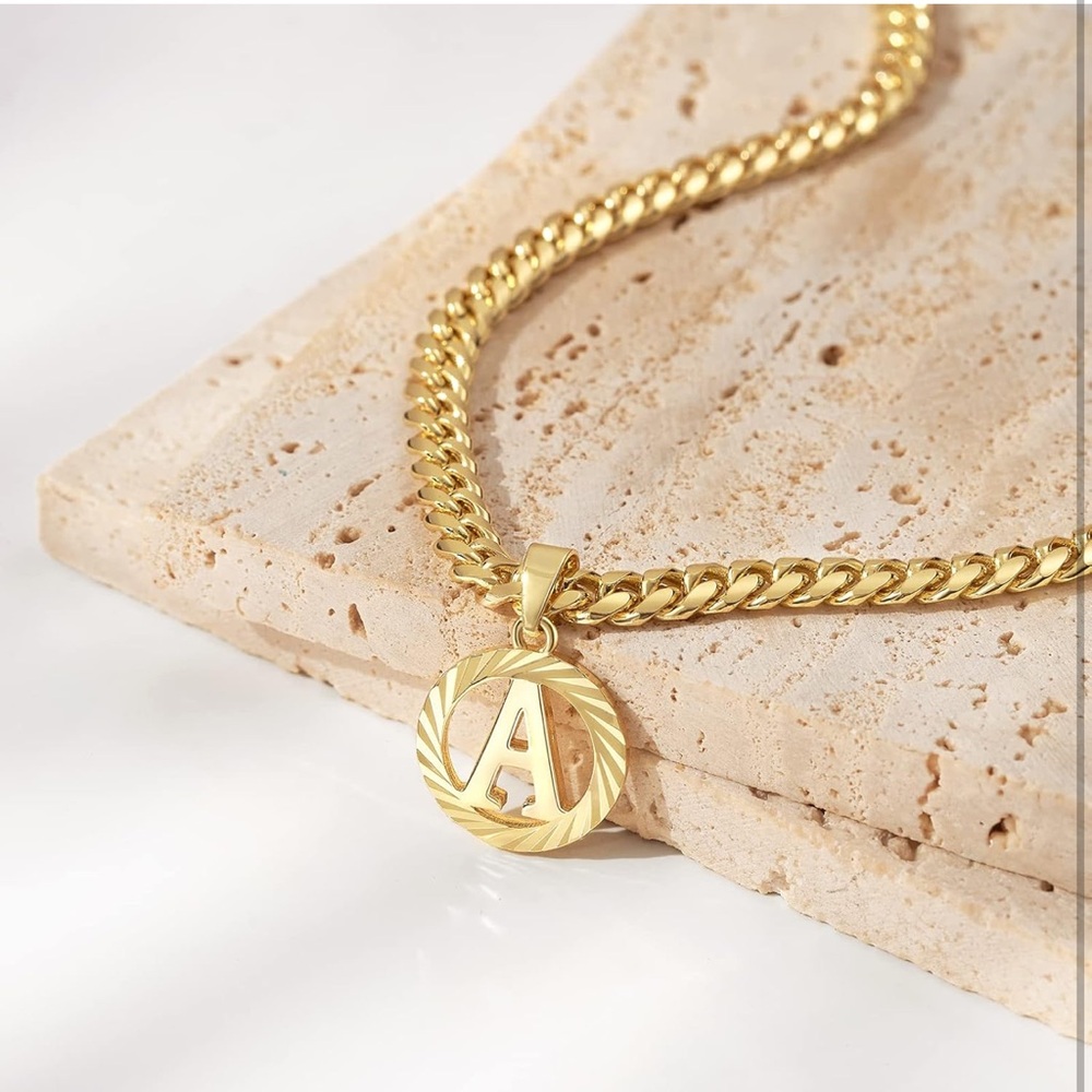 Gold Pendant Necklace